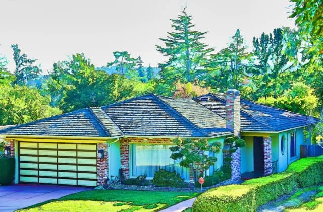 143 Gramercy Drive — photo 1