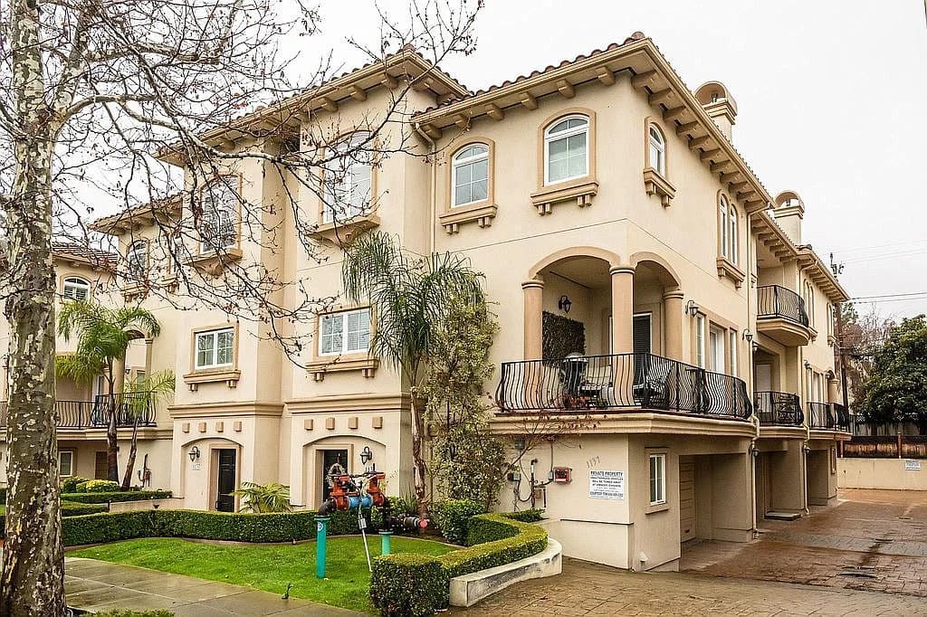 Corner Townhome near Downtown Burlingame