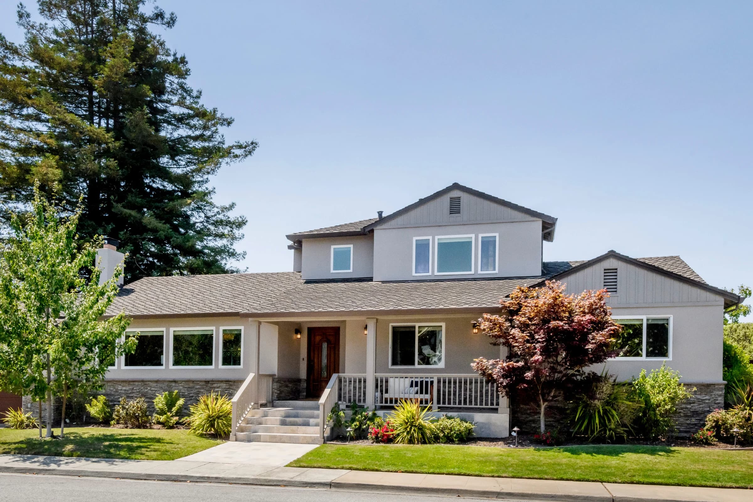 2000 Ray Drive — photo 1