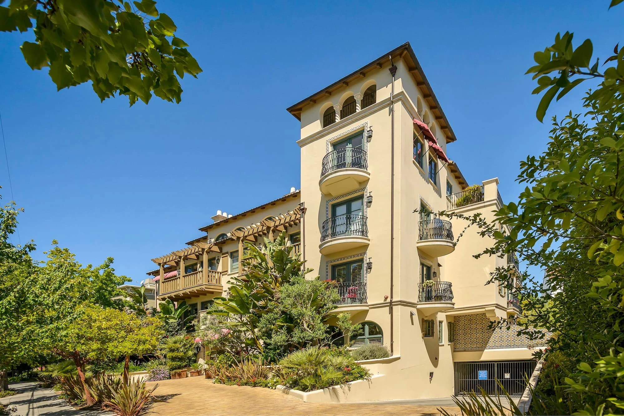 La Jolla Floor Plan Condo in Burlingame