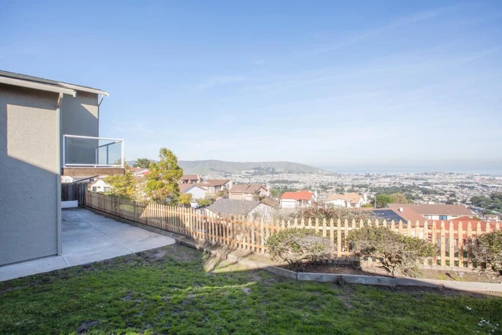 23 Summit Court — photo 1