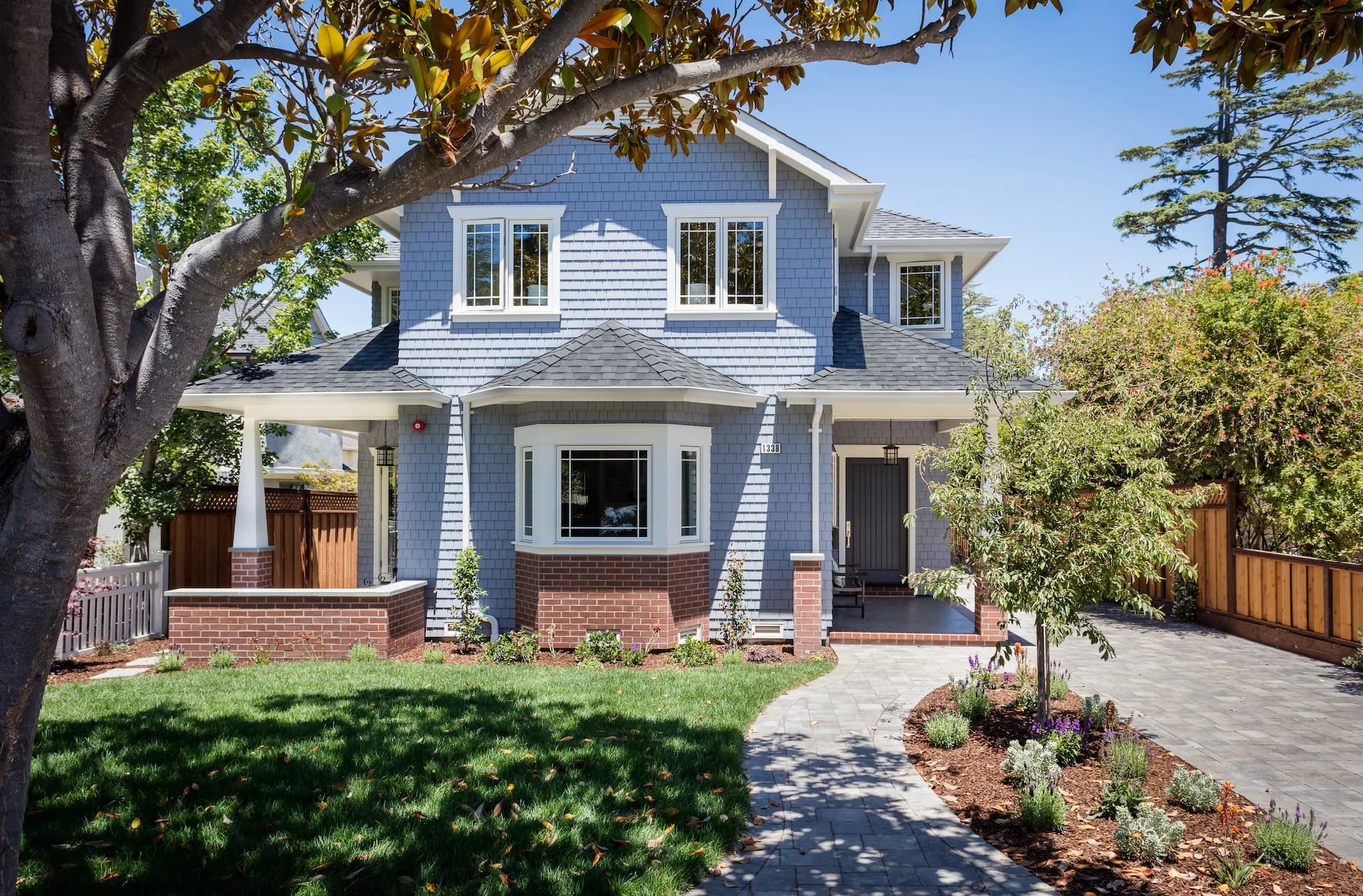 1338 Drake Avenue — photo 1